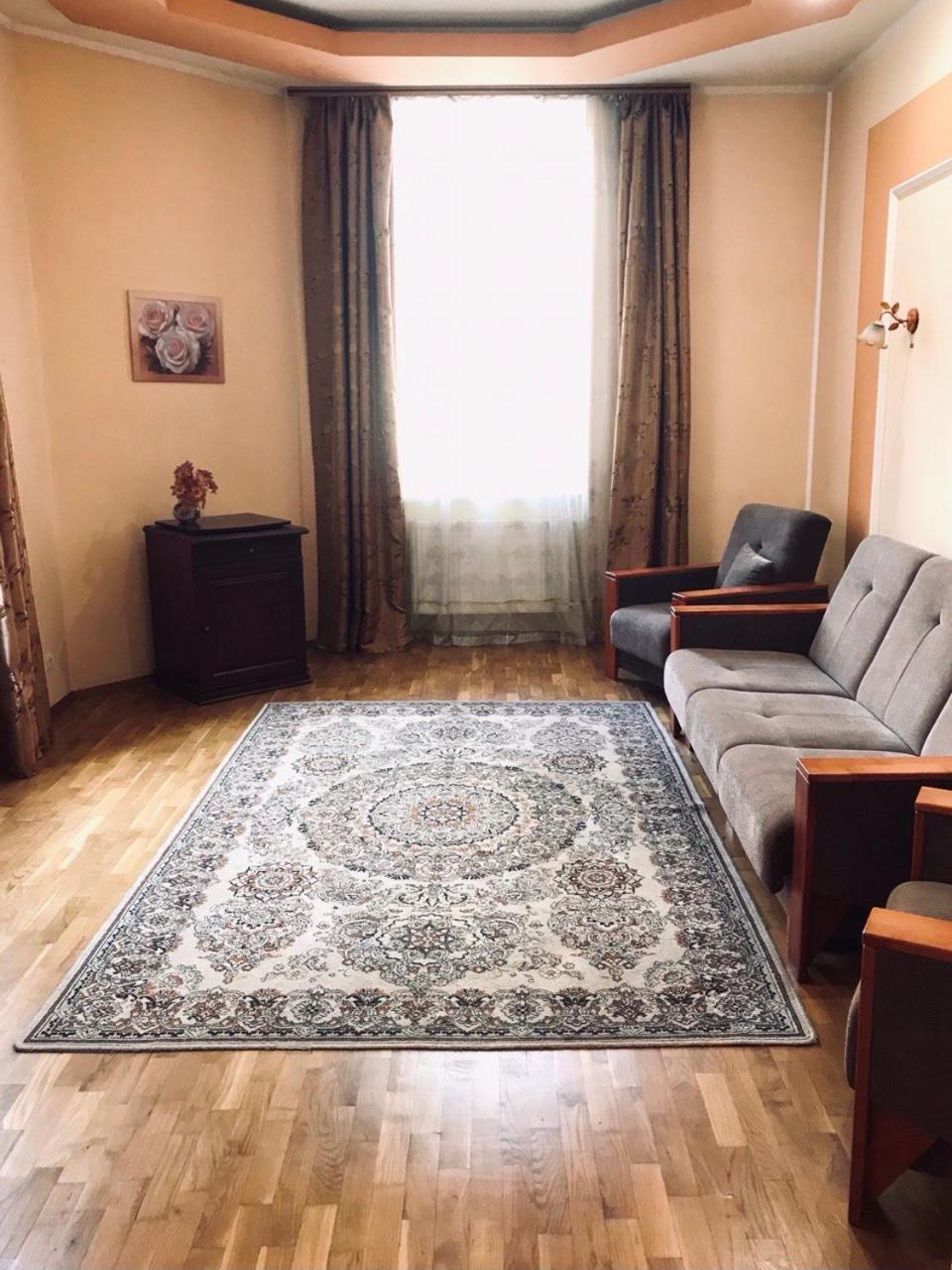 Apartament-Minihotel Elpida Лвив Екстериор снимка